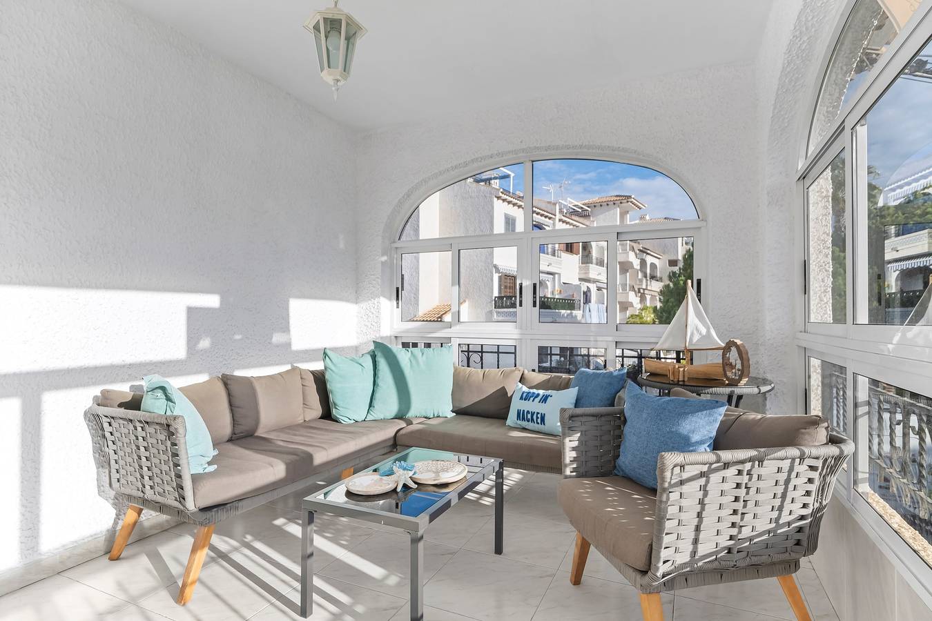 Entire apartment, Apartment 'Casa Reina Arriba Fewo Cabo Roig' with Shared Pool, Wi-Fi and Air Conditioning in La Zenia, Orihuela