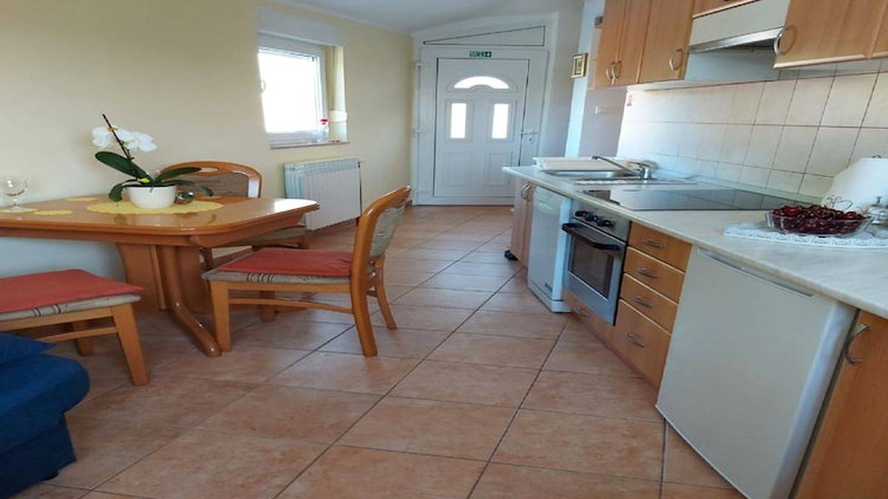 Ganze Ferienwohnung, Ferienwohnung für 3 Personen (37 m²) in Šibenik in Zaboric, Šibenik-Knin