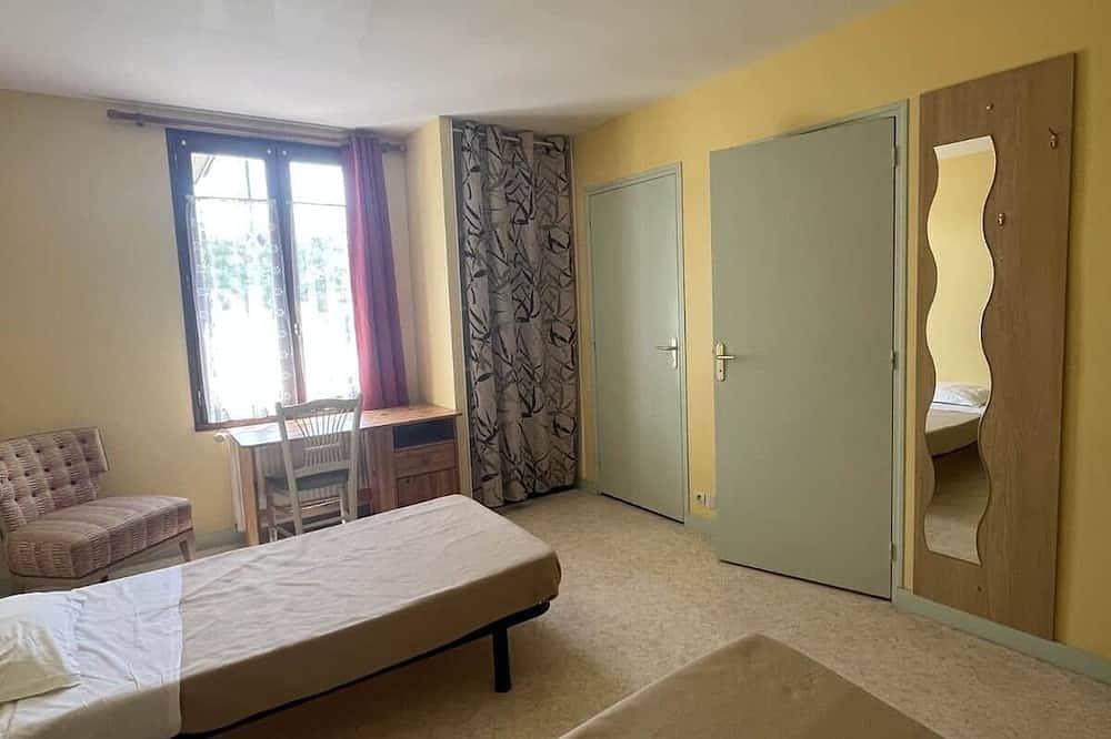 Appartement entier, Chambre 101 - Résidence Le Bas Mont in Moulay (Mayenne), Mayenne