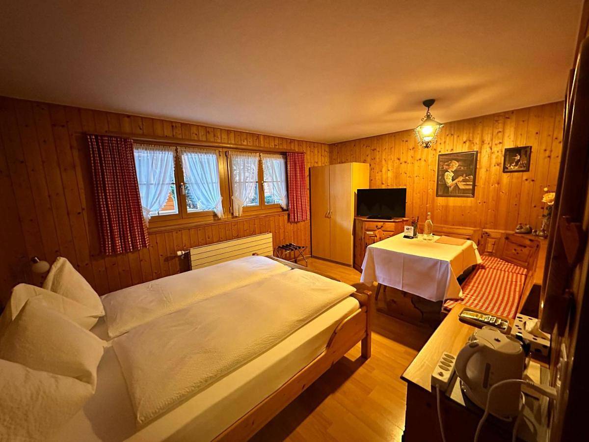 Chalet Gafri -Boutique B&B - comfort and hospitality - near Interlaken in Wilderswil, Thunersee