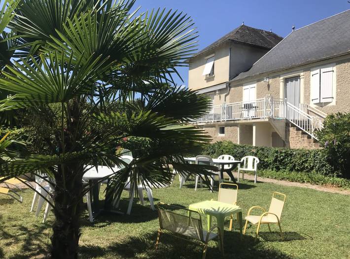 Gîte pour 9 personnes, avec terrasse et jardin, animaux acceptés dans le Lot