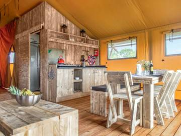 Glamping for 6 People in Sherfield English, Hampshire, Photo 4