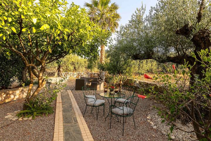 Gîte pour 4 personnes, avec Jardin dans Stoupa
