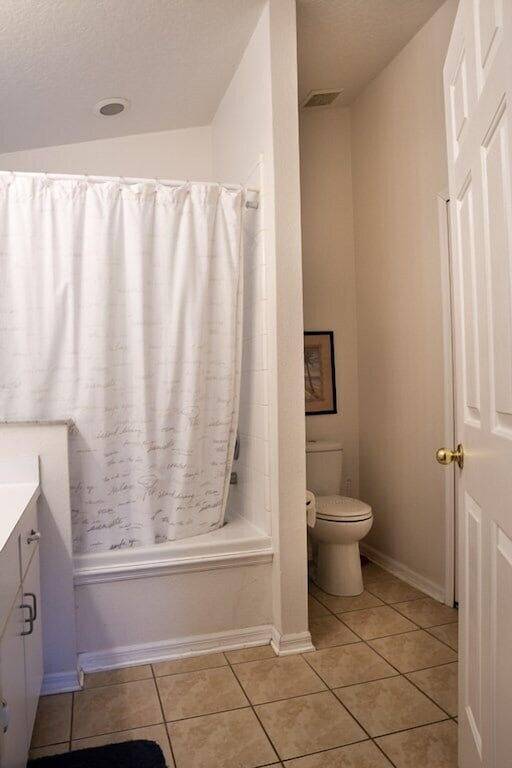 Spacious Home w/ Private Covered Pool & Game Room - Short Drive to Disney World in Kissimmee, Osceola County