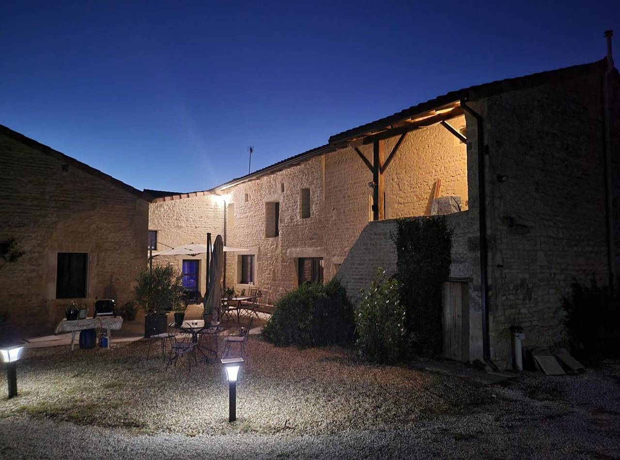 Chambre d'hôtes "Au Clos des Dely" - La Spacieuse in Charente