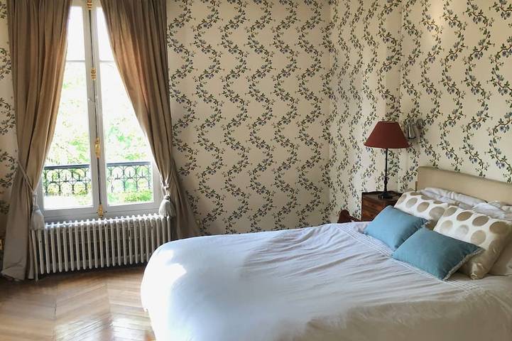 Location de vacances pour 12 personnes, avec terrasse et jardin à Le Vésinet - 3