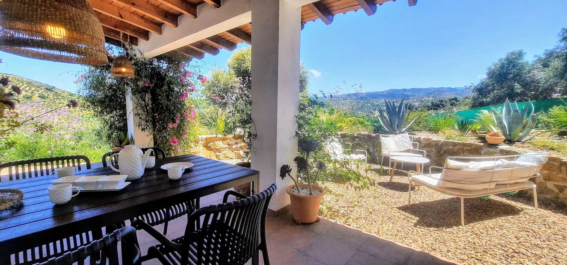 Holiday Home 'Paradise in Andalusia' with Mountain View, Wi-Fi and Air Conditioning in Tolox, Sierra de las Nieves