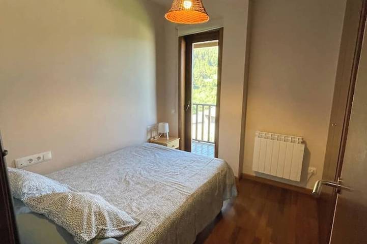 House in the middle of nature surrounded by mountains in Riu de Cerdanya, Catalan Pyrenees