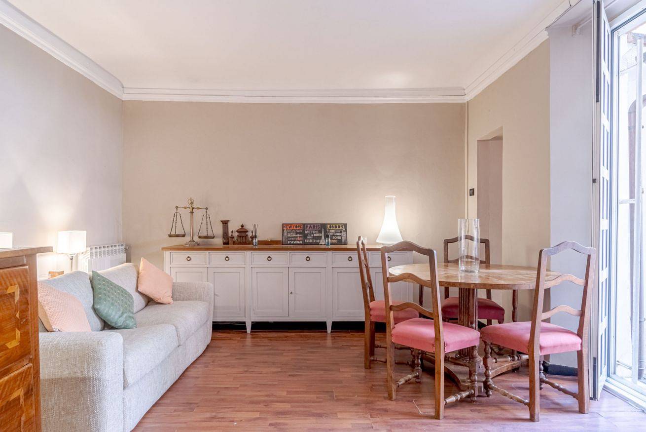 Entire apartment, Elegance of Genoa! Santa Caterina Charming Apt x4 in Genova (City), Genoa