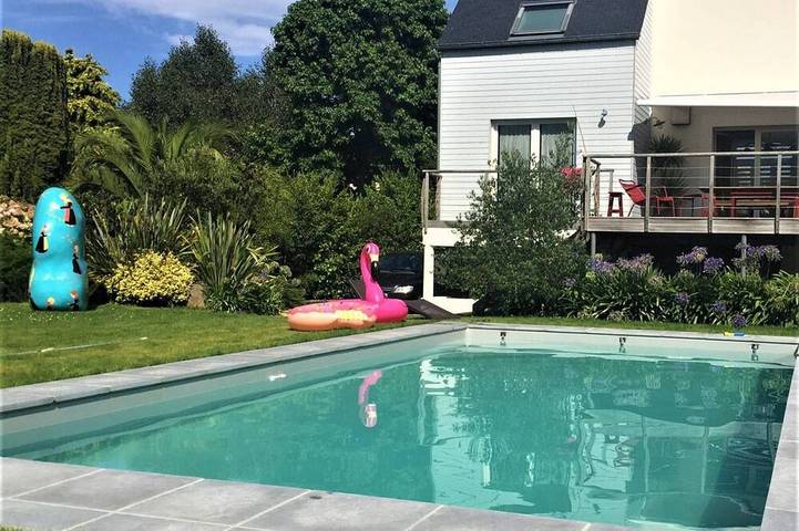 Ferienhaus für 8 Personen, mit Pool und Garten