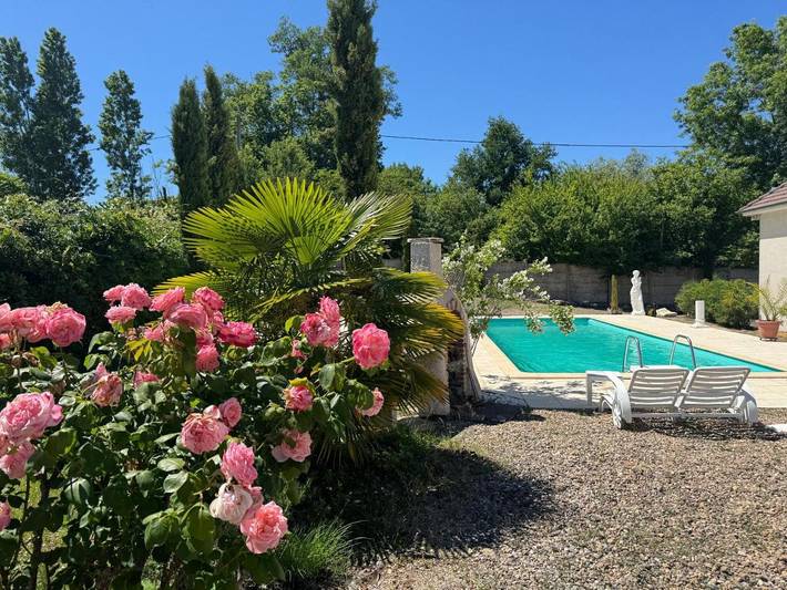 Gîte pour 2 personnes, avec piscine ainsi que jardin et vue à Bressolles - 2