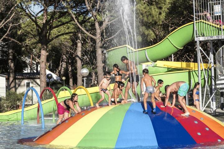 Camping para 4 personas, con piscina y jardín en Pals