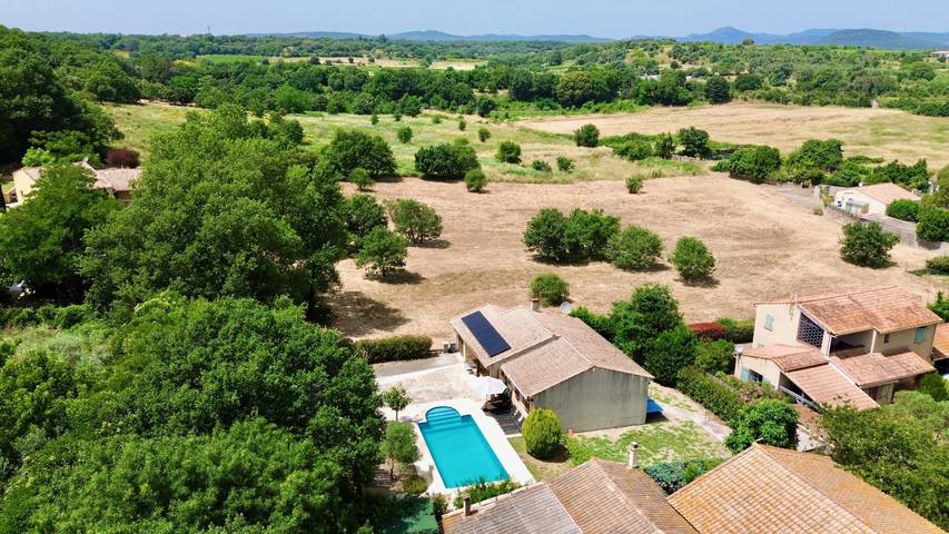Villa pour 4 personnes, avec terrasse ainsi que jardin et piscine dans l' Hérault - 2