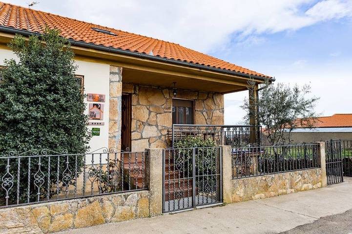 Ferienhaus für 16 Personen, mit Garten und Whirlpool