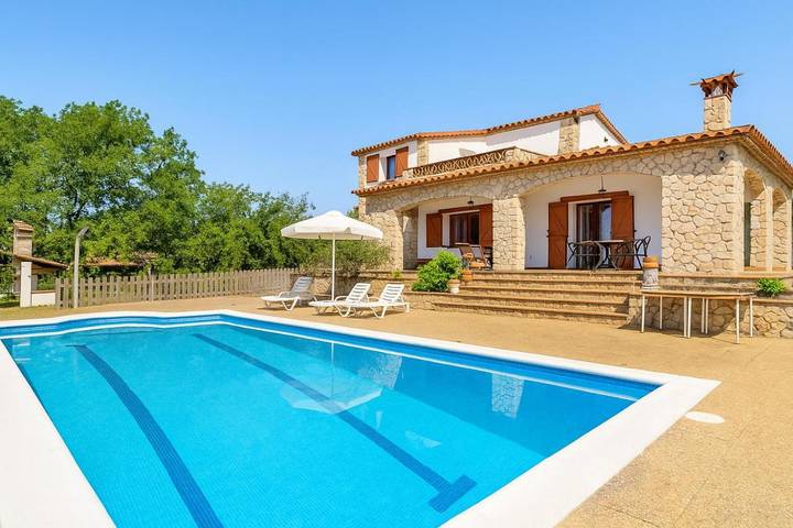 Casa de vacaciones para 14 personas, con piscina además de jardín y vistas - 1