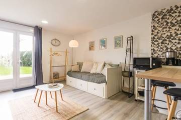 Gîte pour 2 personnes, avec jardin à Saint-Côme-du-Mont