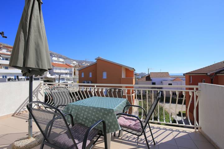 Apartament wakacyjny dla 3 osób, z balkon/ taras w Podstrana