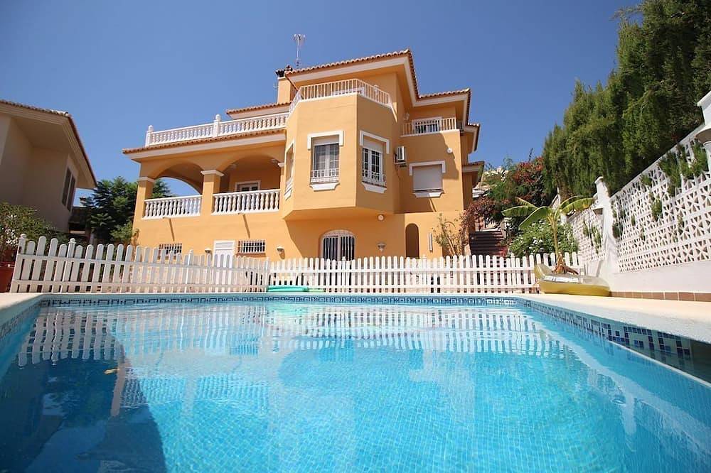 Villa mit Meerblick, privatem Pool, 7 Zimmern, 2 Wohnzimmern, 2 Küchen, 4 Badezimmern in La Viña (Torre del Mar), Vélez-Málaga