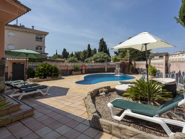Villa cerca de la playa y bodegas in Vendrell, Costa Dorada