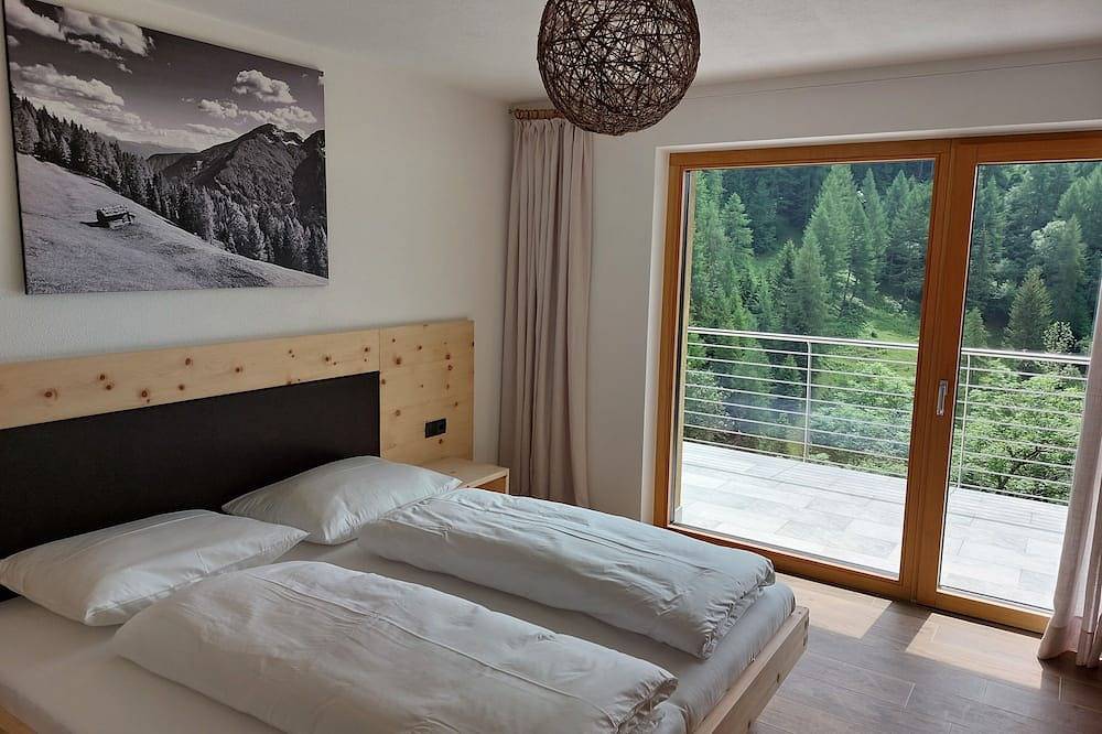 Neueröffnung Juni 2022 - Chalet Baumhaus mit privaten Whirlpool in Pfunders, Vintl