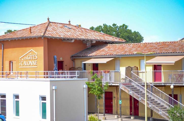 Location de vacances pour 2 personnes, avec Balcon ainsi que Terrasse et Jardin à Guéreins