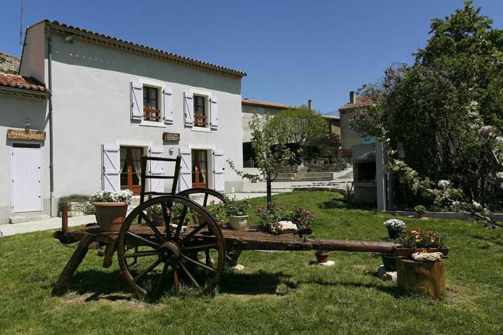 Gîte pour 10 personnes, avec terrasse