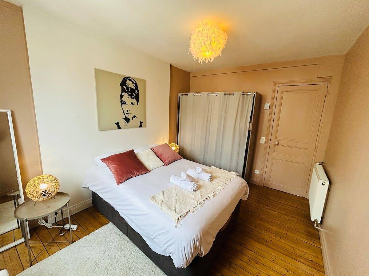 Entire apartment, Suite carmélite | Hypercentre in Reims, Marne
