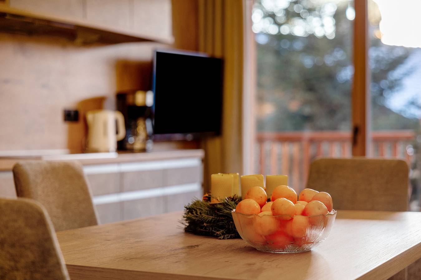 Ganze Wohnung, Ferienwohnung 'Schlossblick' mit Bergblick, privater Terrasse und Wi-Fi in Rodeneck, Dolomiti Superski