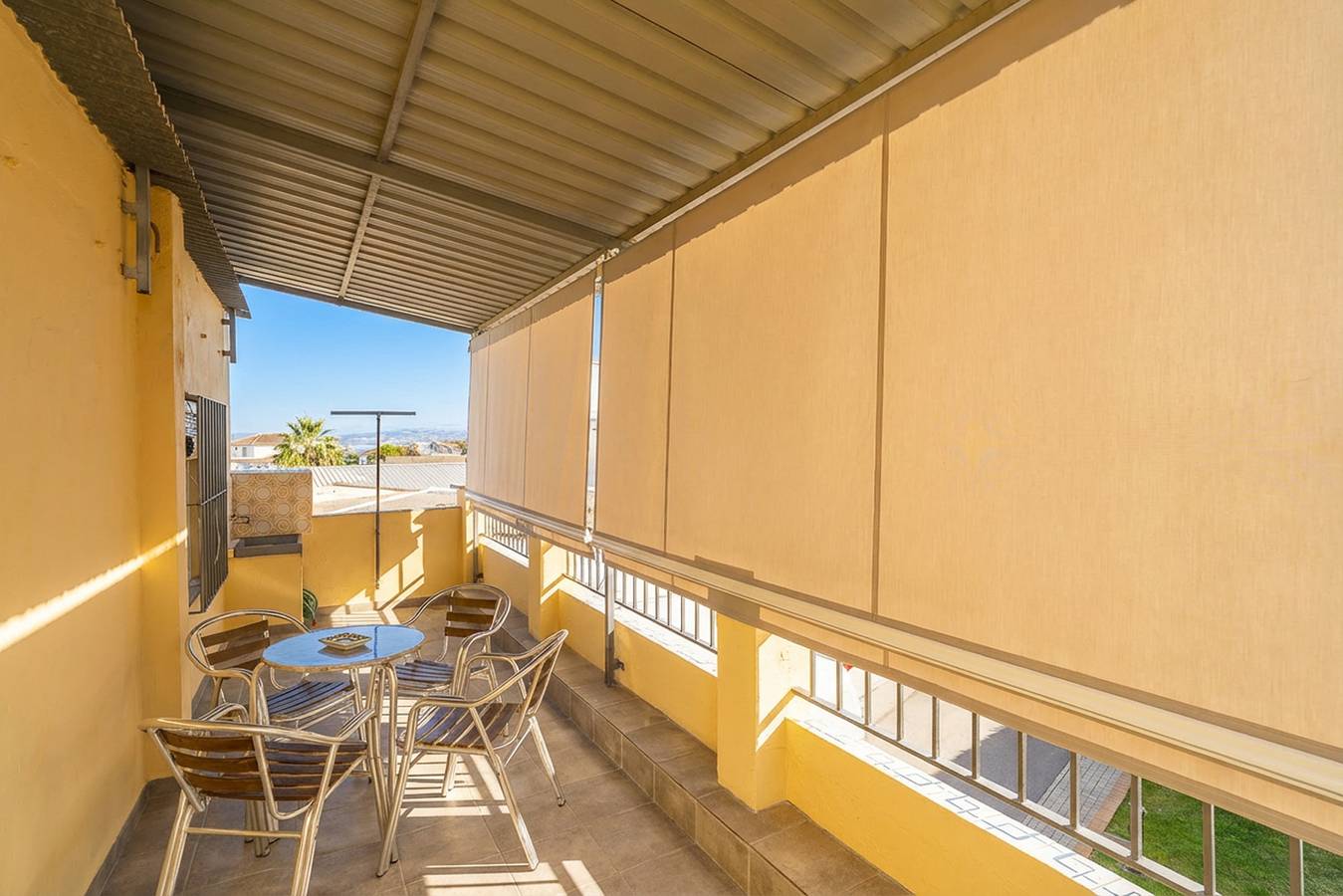 Entire apartment, Cubo's King Apartment & Terrace in Alhaurín el Grande, Málaga Province