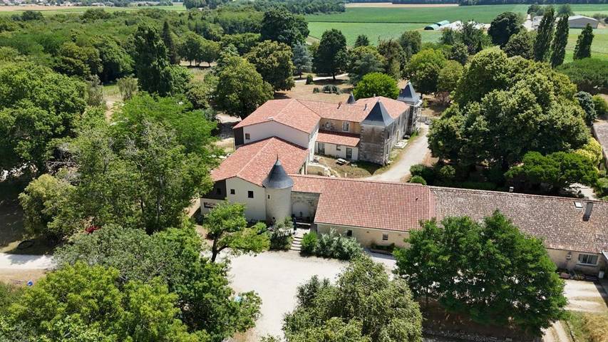 Location de vacances pour 4 personnes, avec Terrasse et Jardin à Saint-Germain-du-Seudre