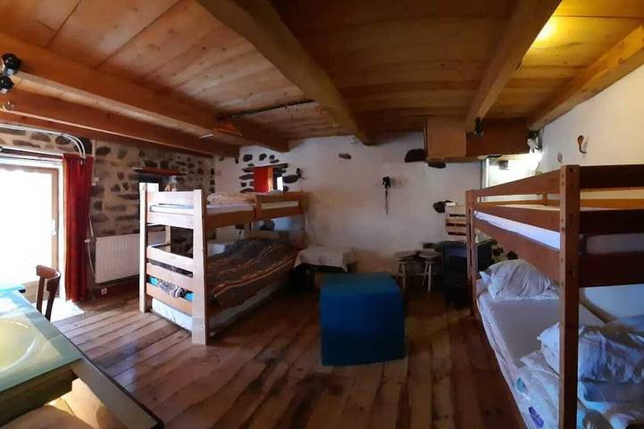 Location de vacances pour 9 personnes, avec jardin et terrasse à Saint-Pierreville - 3