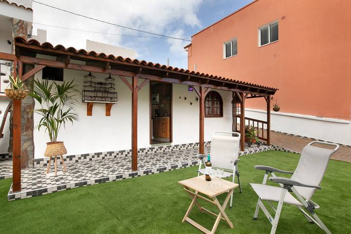 Ferienhaus 'Los Diablitos 5' mit Bergblick, Gemeinschaftsterrasse und Wlan in San Juan de la Rambla, Teneriffa Nord