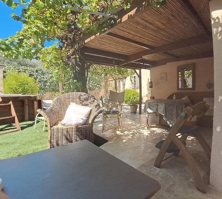 Location de vacances pour 2 personnes, avec piscine et jardin, adapté aux familles à Jonquerettes - 3