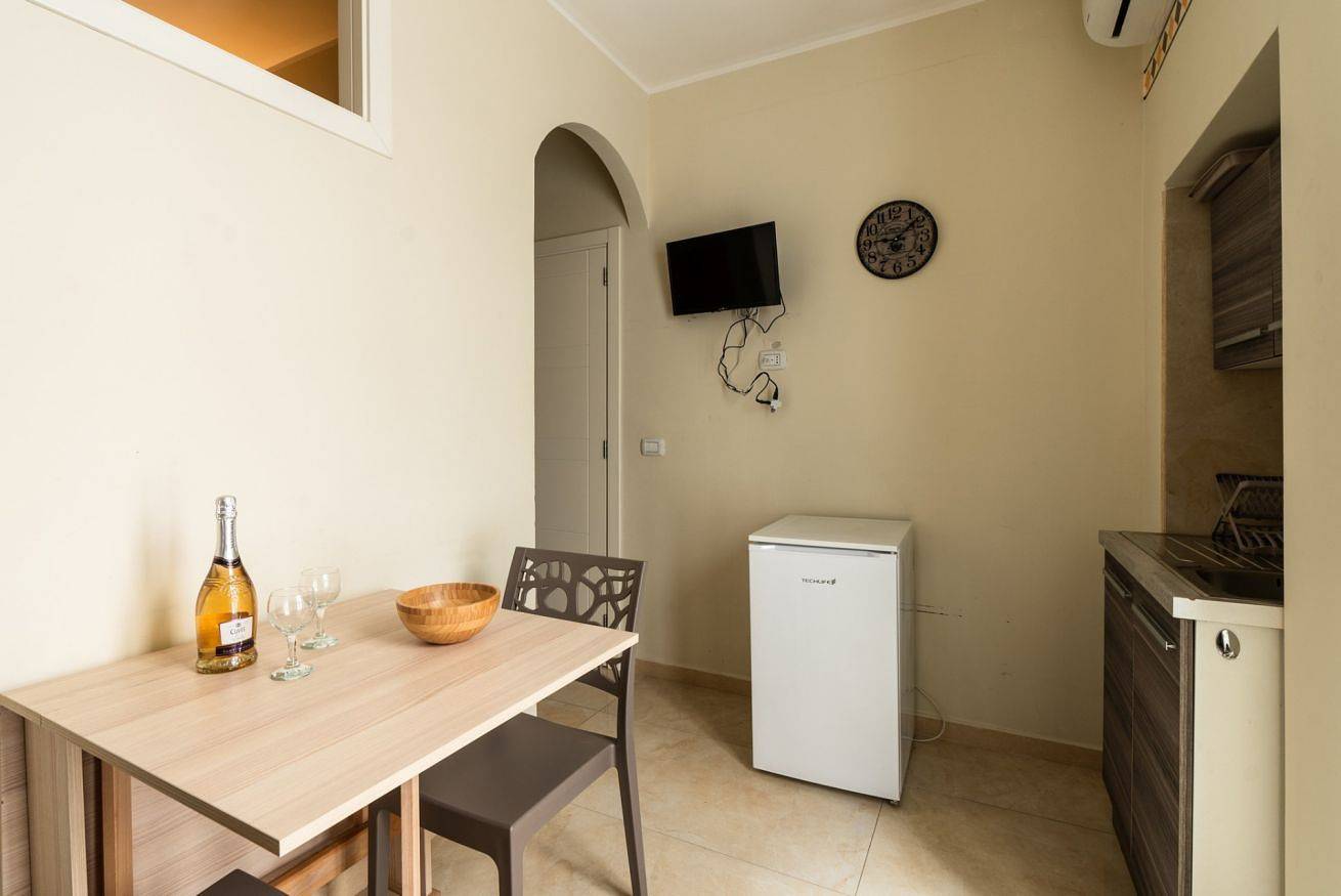 Apartamento entero, At the castle: bright apartment with balcony in Barletta, Via Francigena
