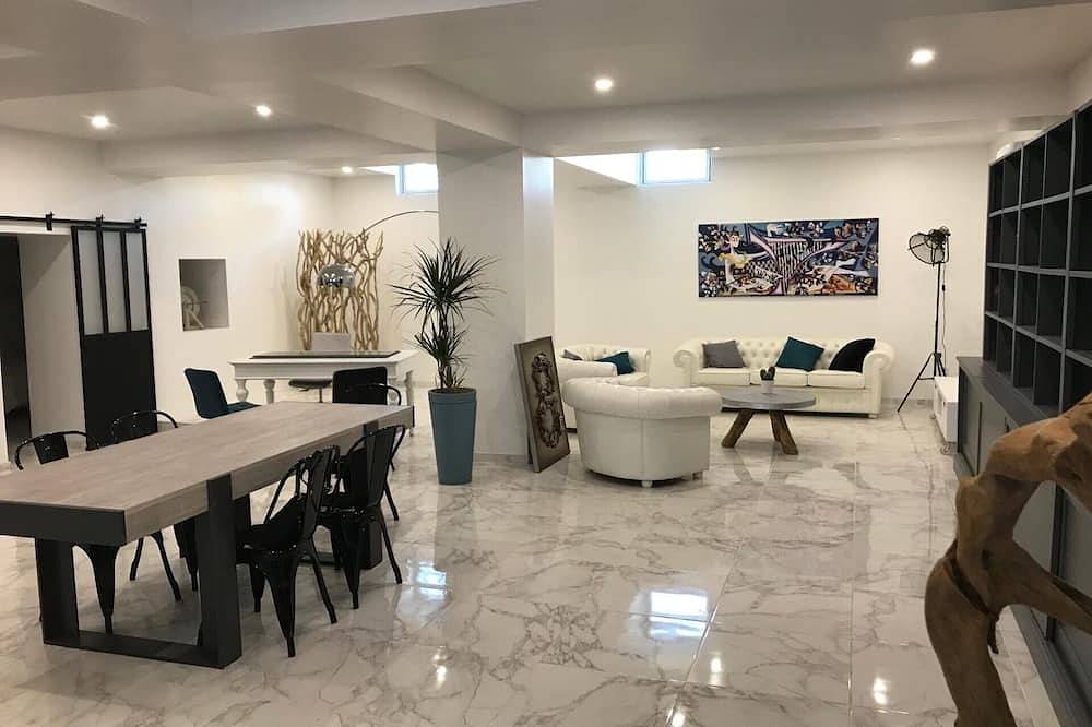 Apartamento entero, Joli Appartement Type Loft, en rez de Chaussée in Carpentras, Parque natural regional del Mont Ventoux