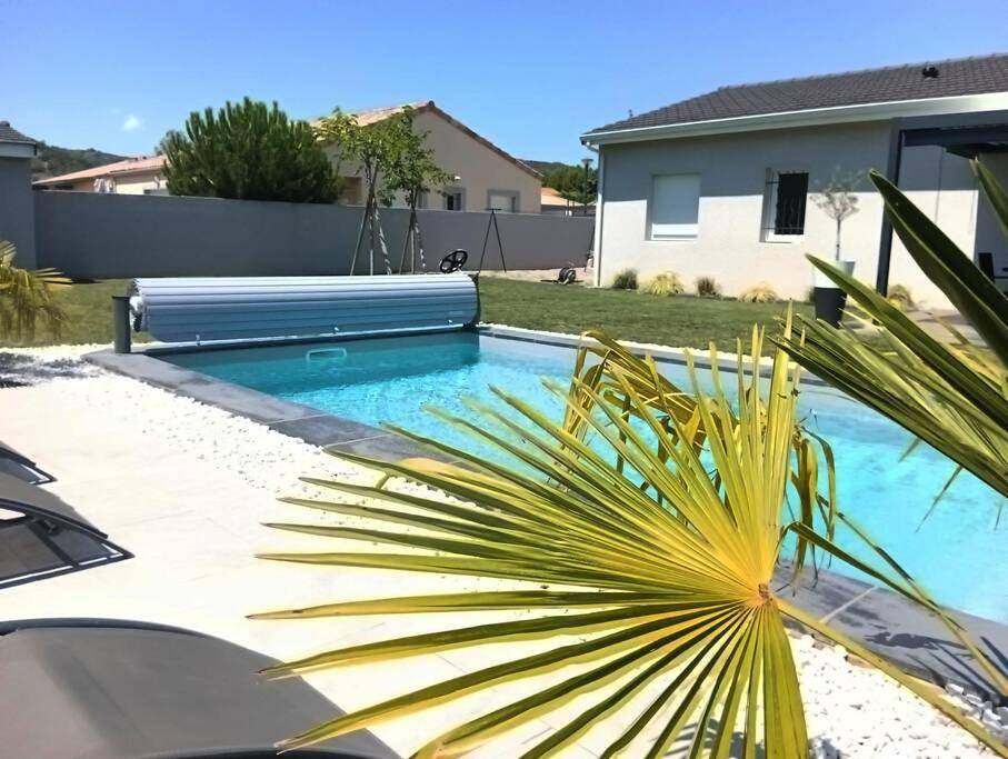 Appartement entier, Studio with Sofa Bed in Sarras, Région de Tournon-sur-Rhône