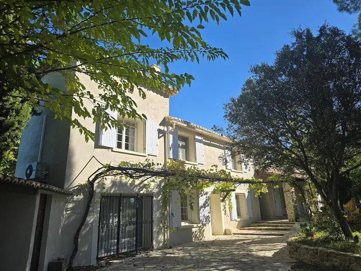 Villa für 10 Personen, mit Pool und Ausblick sowie Garten und Terrasse, mit Haustier - 1