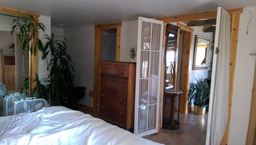 Vacation rental for 2 people, with balcony and yard by Lake Tahoe