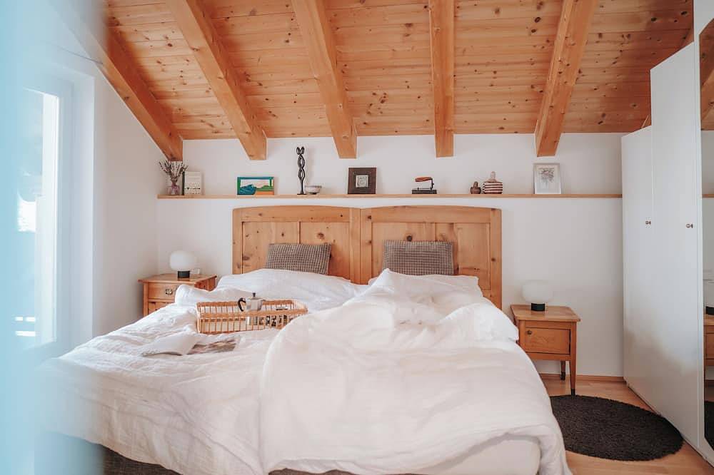 Ganze Wohnung, Ruhige, sehr sonnige Lage mit phänomenalen Ausblick über Meran und Umgebung. in Hafling, Sarntaler Alpen