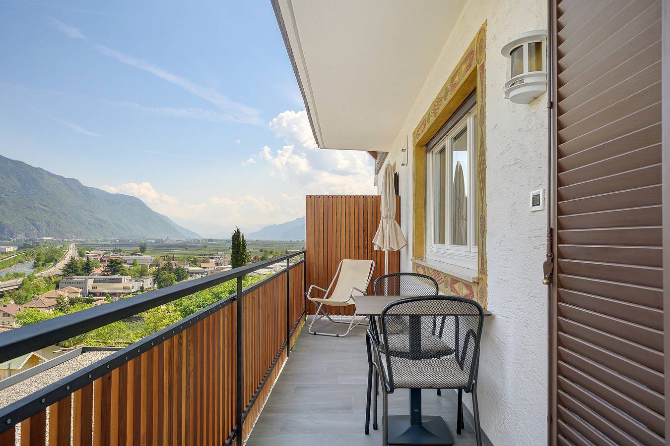 Ganze Wohnung, Apartment 'Freiblick Klein' mit Bergblick, gemeinsamer Terrasse und Wlan in Marling, Ortleralpen
