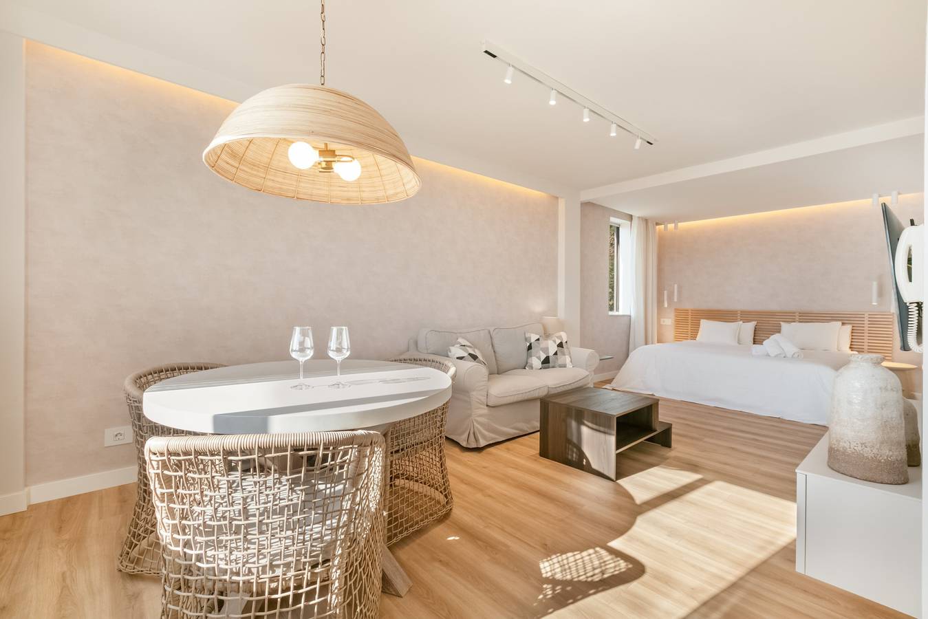 Casa Vacacional 'Estudio con Piscina Centro' con Piscina Compartida, Terraza Privada y Wi-Fi in Centro-Ifara, Santa Cruz de Tenerife
