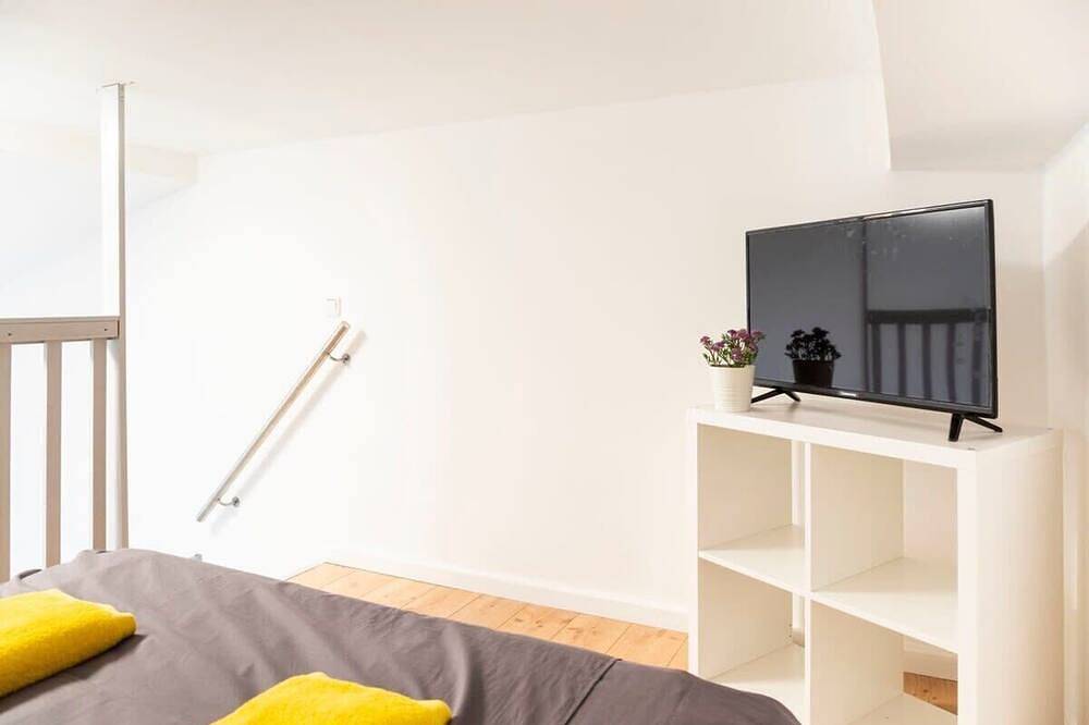 Ganze Wohnung, Geräumiges Studio im Loft-Stil Online Check-In in Berlin Innenstadt, Berlin