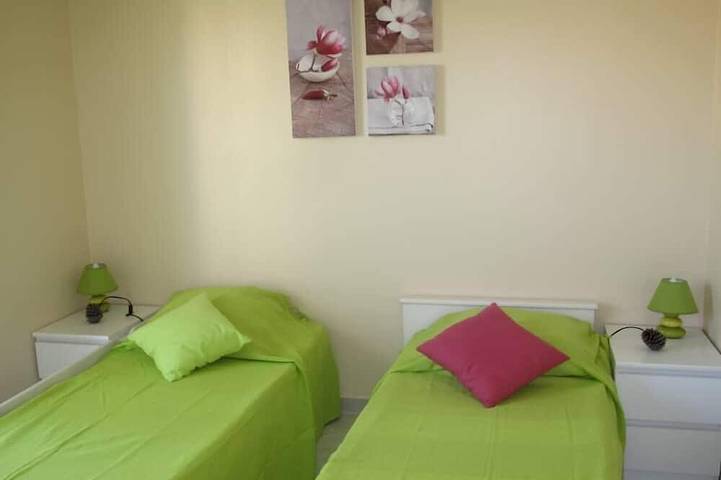Appartement entier, Appartement T3 - Parking privé - 300 m Mer & Plage in Fréjus Plage, Fréjus