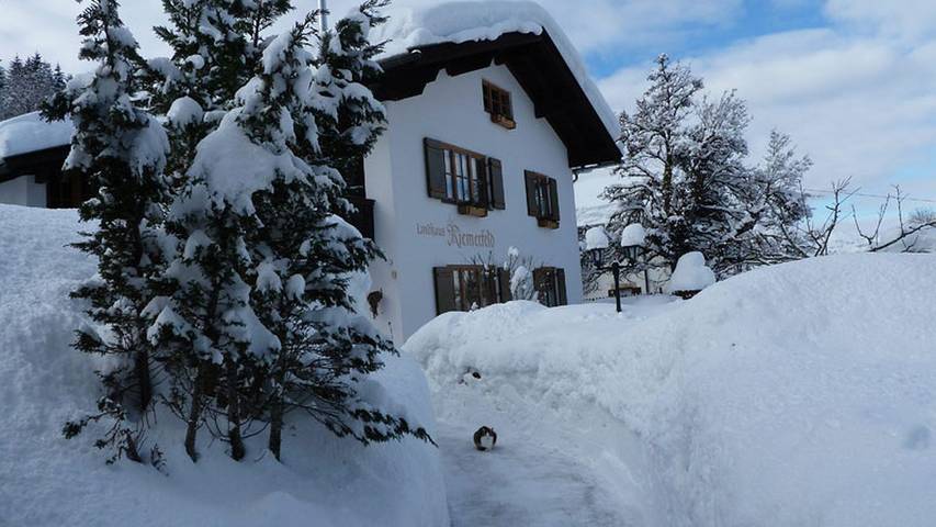 Ferienwohnung für 2 Personen, mit Garten und Terrasse, kinderfreundlich in Obersalzberg