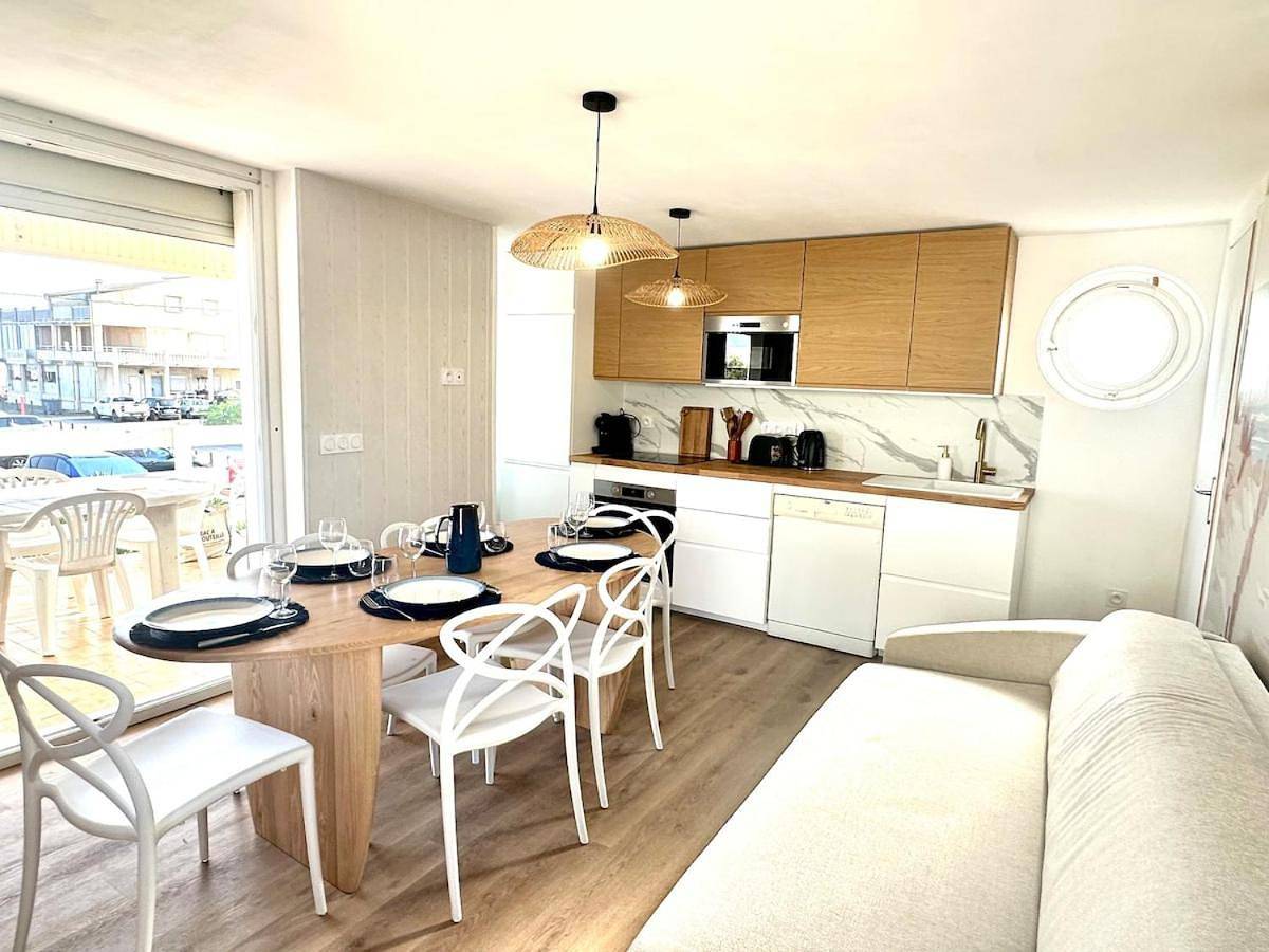 Chalet Sybille, front de mer 1ère Ligne clim avec draps et ménage final inclus in Plage des Chalets, Gruissan