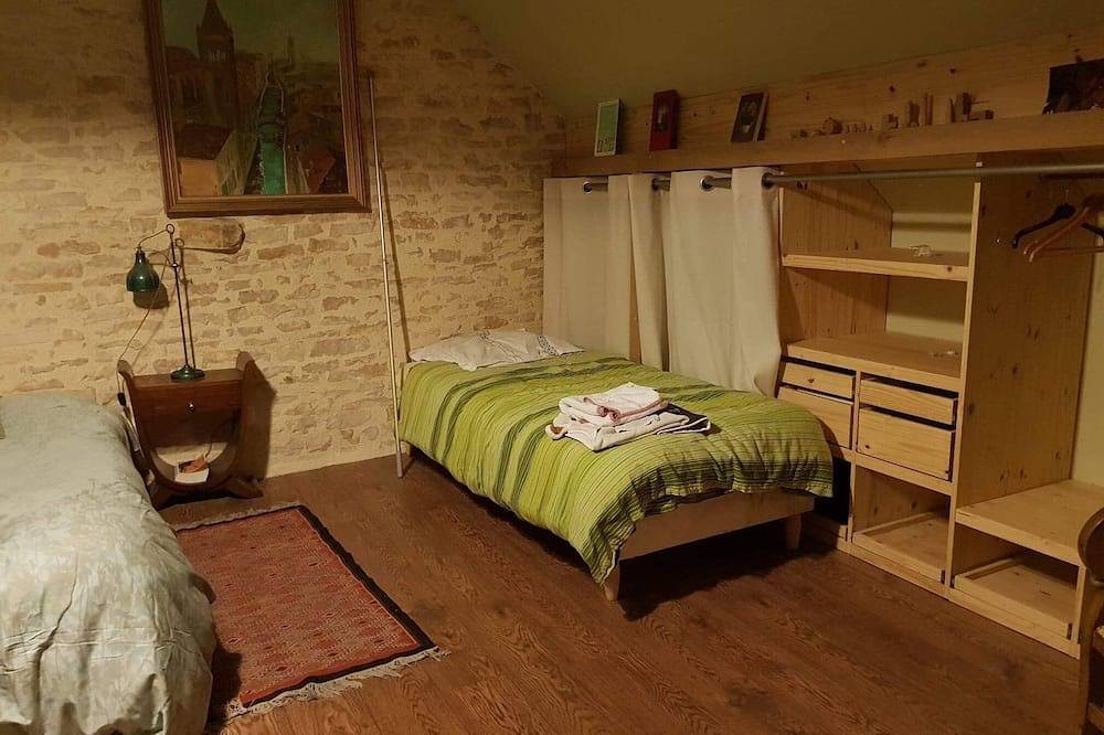 Charmante ferme rénovée en Bourgogne , proche de Vezelay. in Chamoux, Arrondissement d'Avallon