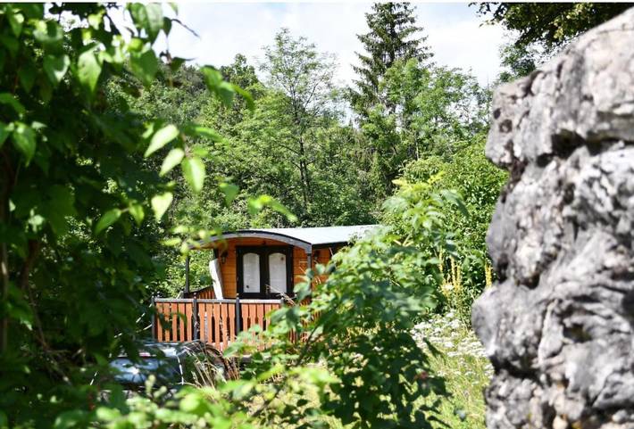 Camping pour 4 personnes, avec Terrasse ainsi que Jardin et Vue