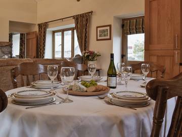 Log Cabin for 6 People in Swansea region, Photo 4