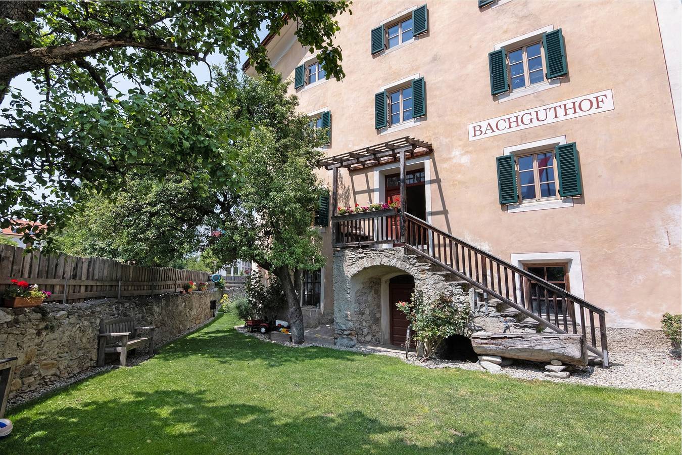 Entire apartment, Apartment 'Bachguthof' with Mountain View, Shared Garden and Balcony in Silandro, Stilfser Joch National Park