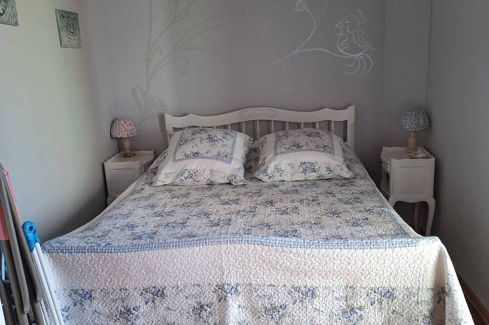 Ganze Wohnung, 3-room apartment 55 m2, terrace 15 m2, breathtaking view, sleeps 4, air-conditioned, Wifi in Sainte-Croix-du-Verdon, Regionaler Naturpark Verdon